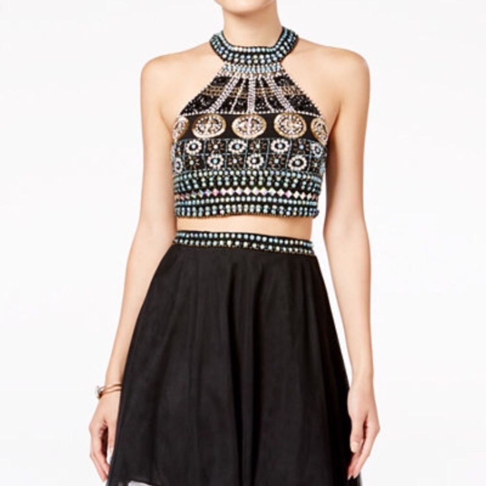 embellished jeweled crop top - Picture 2 of 4